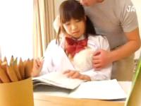 家庭教師のお兄さんから勉強中なのにパンティの中にローターを入れられてエッチな気分にさせられちゃう可愛い巨乳JKのイケナイエッチ JavyNowの画像